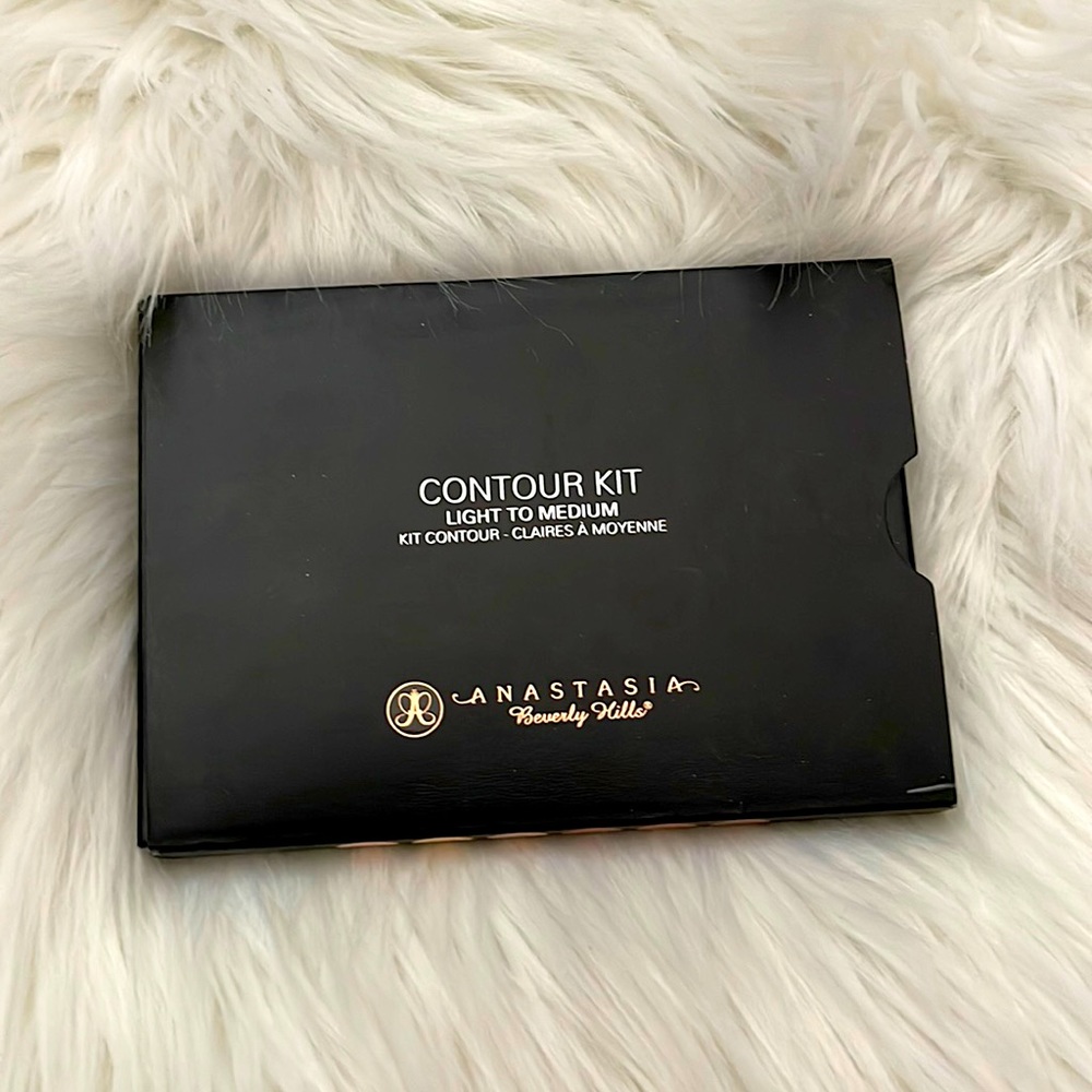 Brand New Anastasia Light to Medium Contour Kit